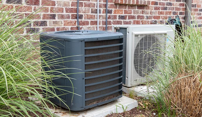 Installed heating system near outside wall Heating system installed near an exterior wall