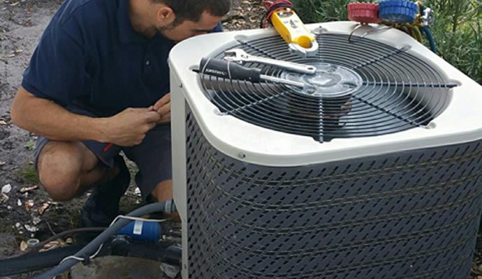 Outdoor air conditioner replacement service